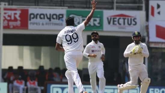 IND vs ENG,पहला टेस्ट: बुमराह-अश्विन ने कराई भारत की वापसी,अच्छी शुरूआत के बाद भारत के 2 विकेट गिरे